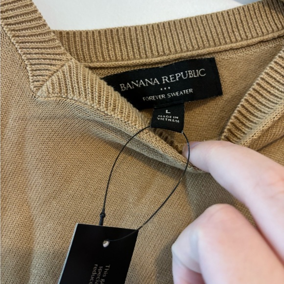 Banana Republic Forever Sweater Beige Size Large NWT - Picture 3 of 6